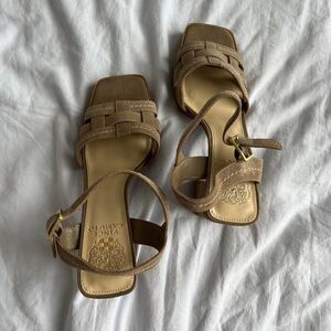 Vince-camuto Women's Tan and Cream Courts